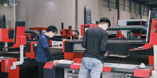 So sánh máy cắt laser fiber và CO2 - Nên chọn loại nào? - Công ty TNHH Công Nghệ Tháng Sáu Việt Nam