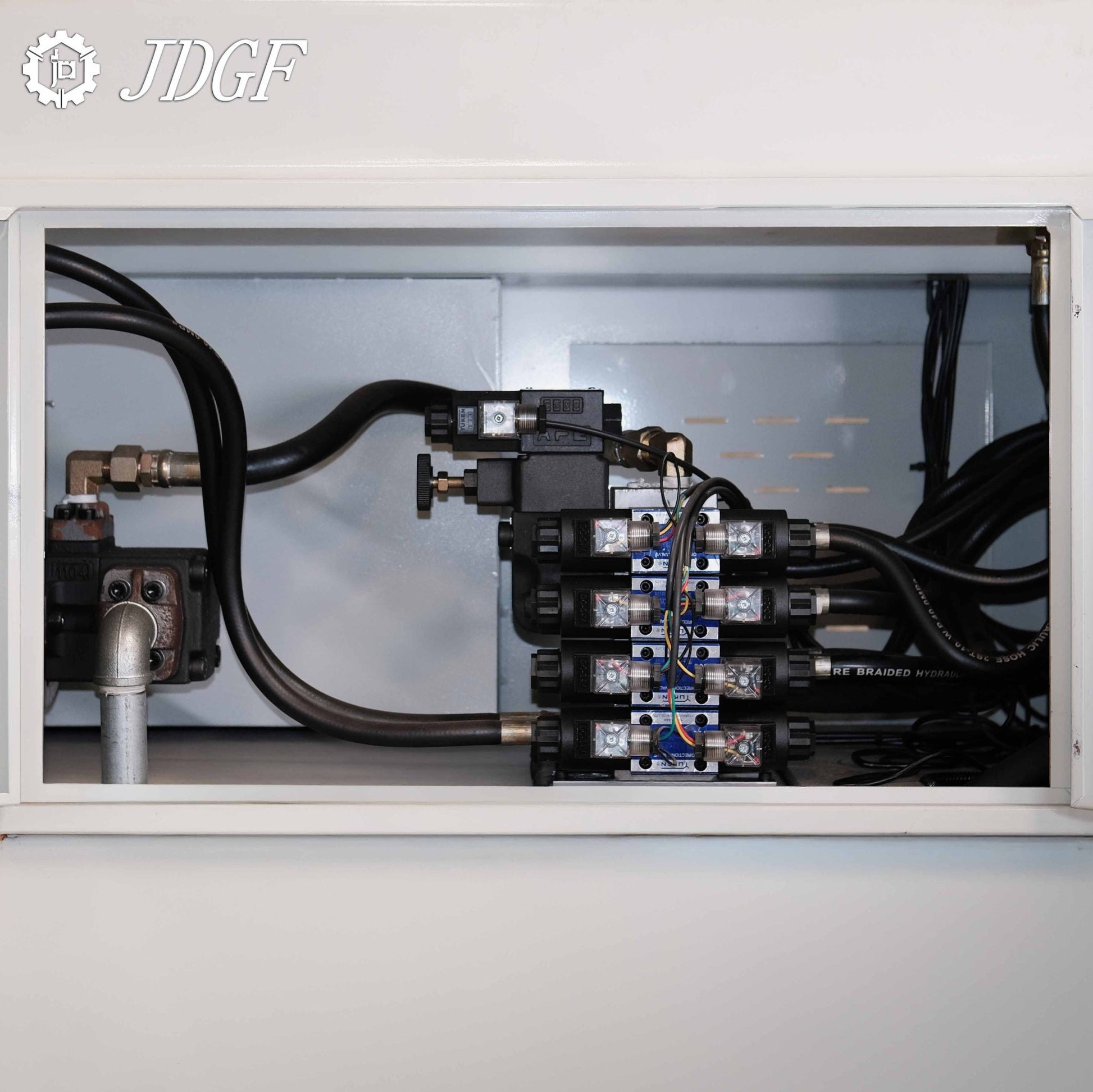 Máy uốn ống NC – Chính xác, bền bỉ, giá tốt - Máy uốn ống | Công ty TNHH Công Nghệ Tháng Sáu Việt Nam