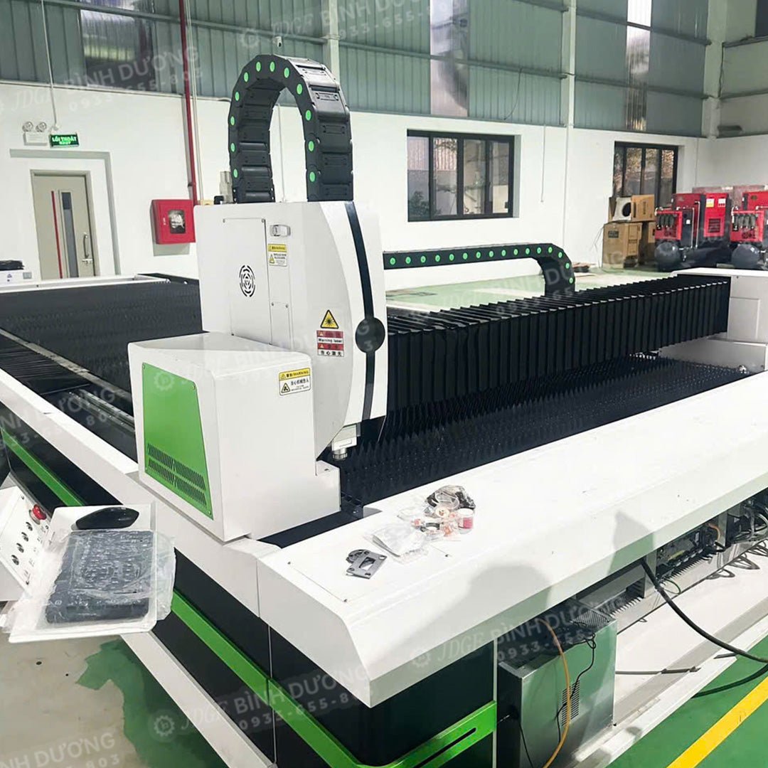 Máy cắt laser 3000W 6020 - Máy cắt Laser | Công ty TNHH Công Nghệ Tháng Sáu Việt Nam