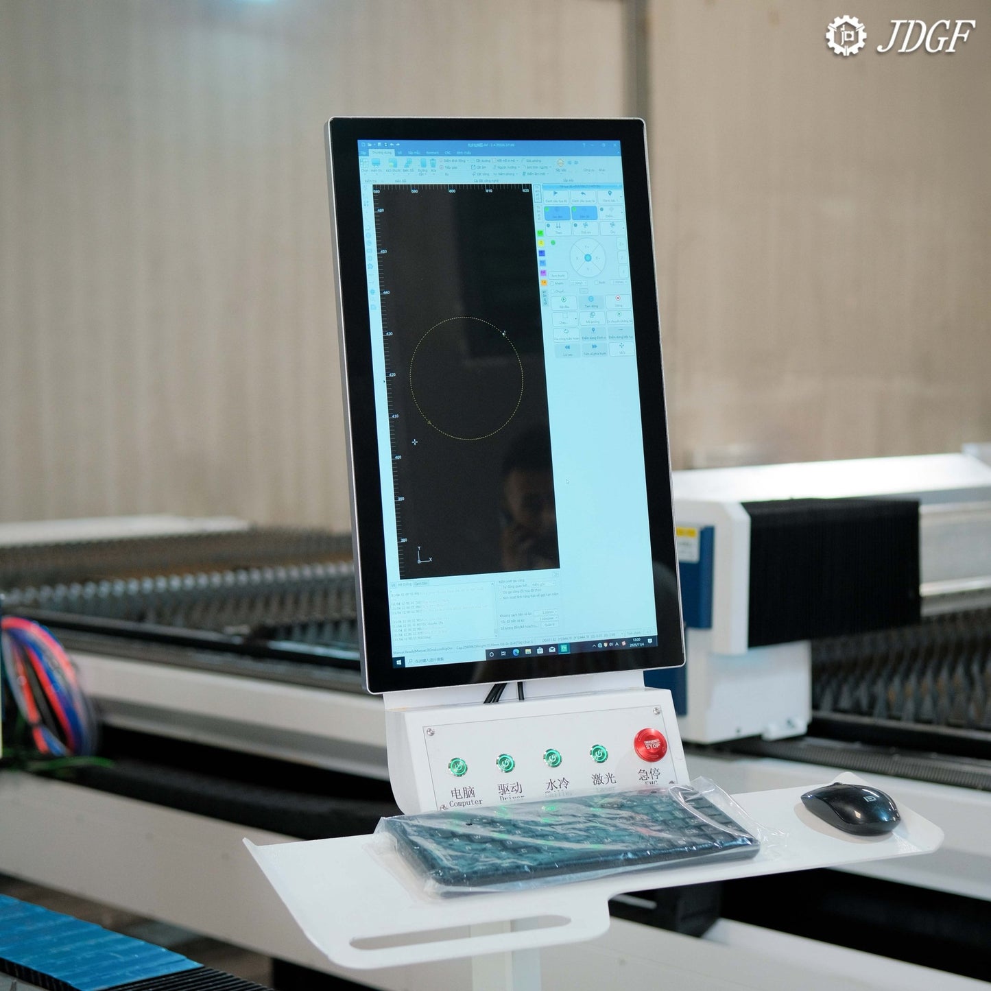 Máy cắt laser Fiber 1500W 3000W 6000W - Cắt kim loại: inox, nhôm, sắt, đồng... - Máy cắt Laser | Công ty TNHH Công Nghệ Tháng Sáu Việt Nam