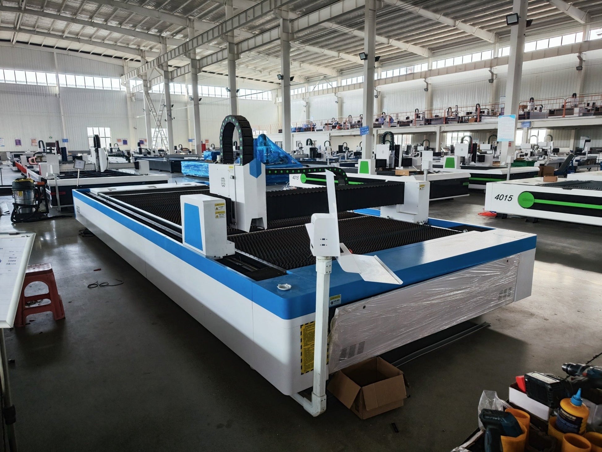 Máy cắt laser Fiber 1500W 3000W 6000W - Cắt kim loại: inox, nhôm, sắt, đồng... - Máy cắt Laser | Công ty TNHH Công Nghệ Tháng Sáu Việt Nam