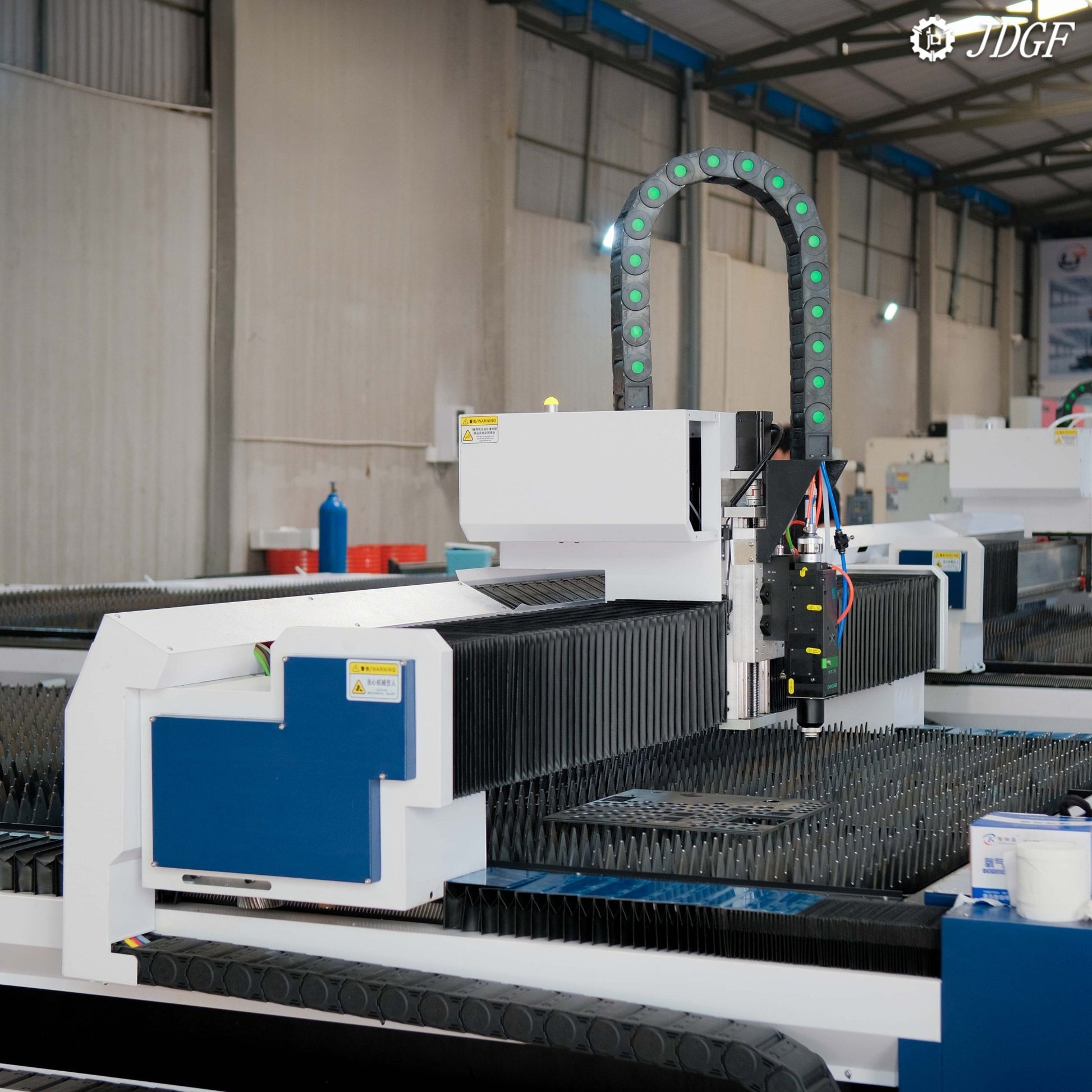 Máy cắt laser Fiber 1500W 3000W 6000W - Cắt kim loại: inox, nhôm, sắt, đồng... - Máy cắt Laser | Công ty TNHH Công Nghệ Tháng Sáu Việt Nam