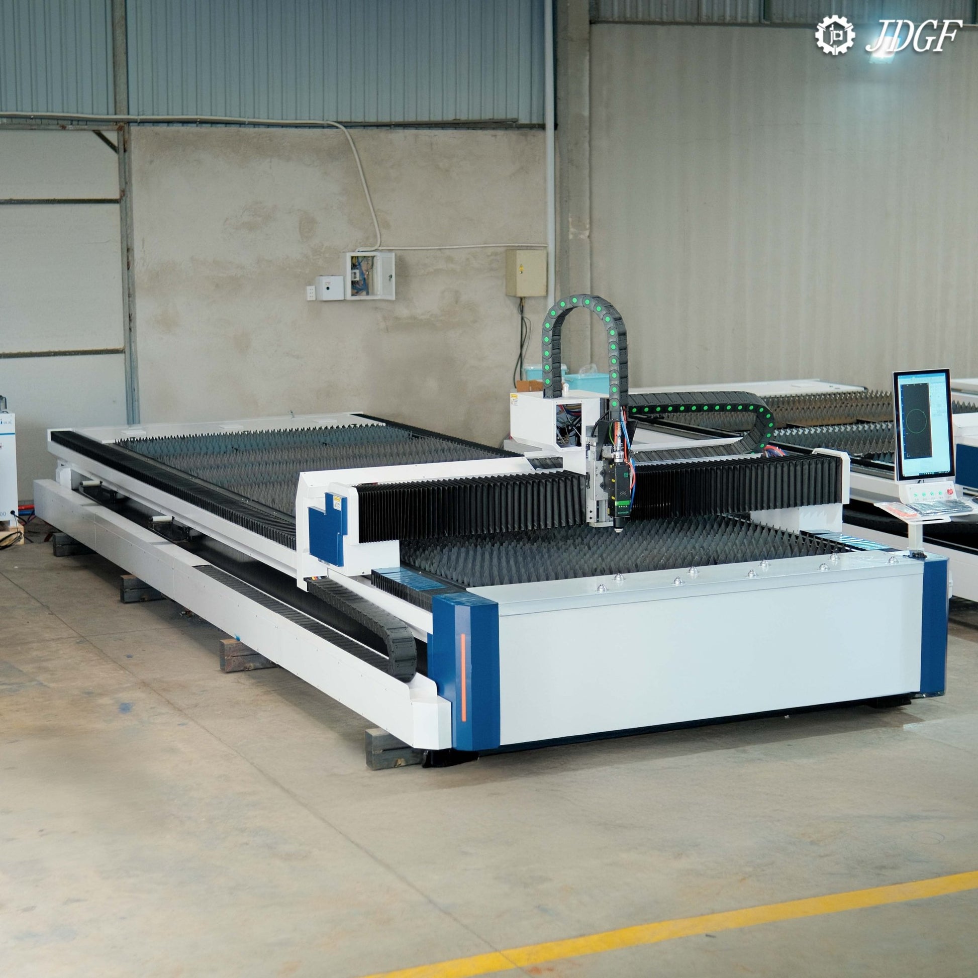 Máy cắt laser Fiber 1500W 3000W 6000W - Cắt kim loại: inox, nhôm, sắt, đồng... - Máy cắt Laser | Công ty TNHH Công Nghệ Tháng Sáu Việt Nam