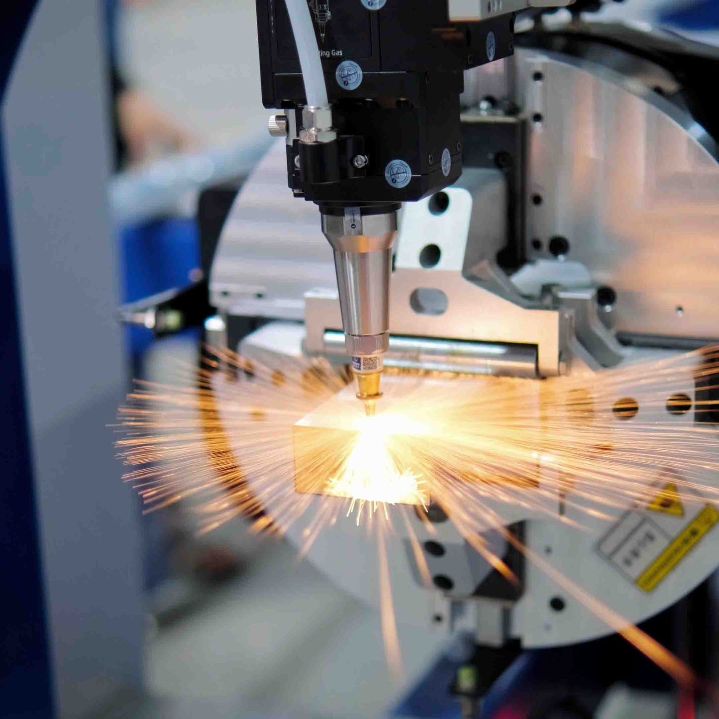 Máy cắt ống laser tự động 60130 – Chính xác cao, tốc độ nhanh - Máy cắt Laser | Công ty TNHH Công Nghệ Letao
