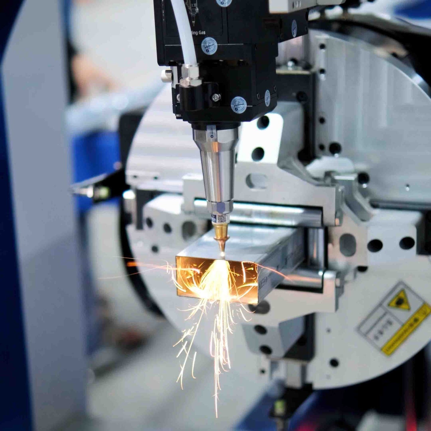 Máy cắt ống laser tự động 60130 – Chính xác cao, tốc độ nhanh - Máy cắt Laser | Công ty TNHH Công Nghệ Letao