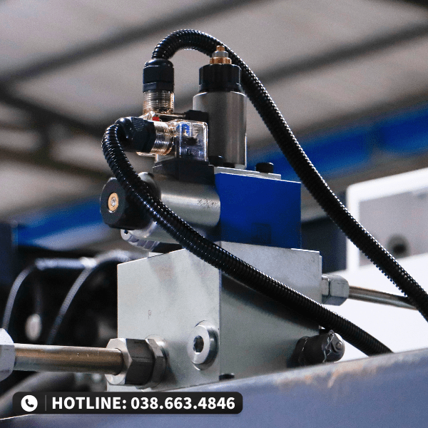 Máy chấn 80T2500 - Chuyên chấn kim loại Nkam - Máy chấn CNC | Công ty TNHH Công Nghệ Tháng Sáu Việt Nam