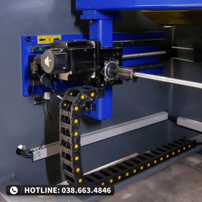 Máy chấn 80T2500 - Chuyên chấn kim loại Nkam - Máy chấn CNC | Công ty TNHH Công Nghệ Tháng Sáu Việt Nam
