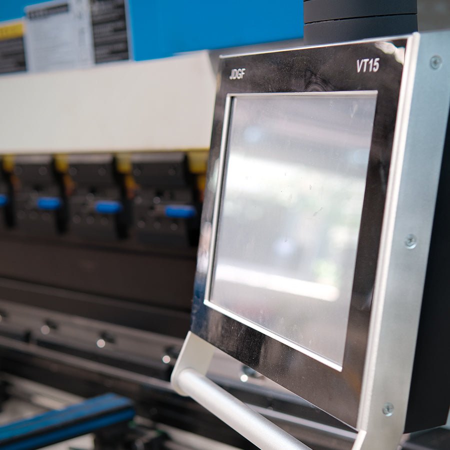 Máy chấn CNC thuỷ lực 200T6000 - Máy chấn CNC | Công ty TNHH Công Nghệ Letao
