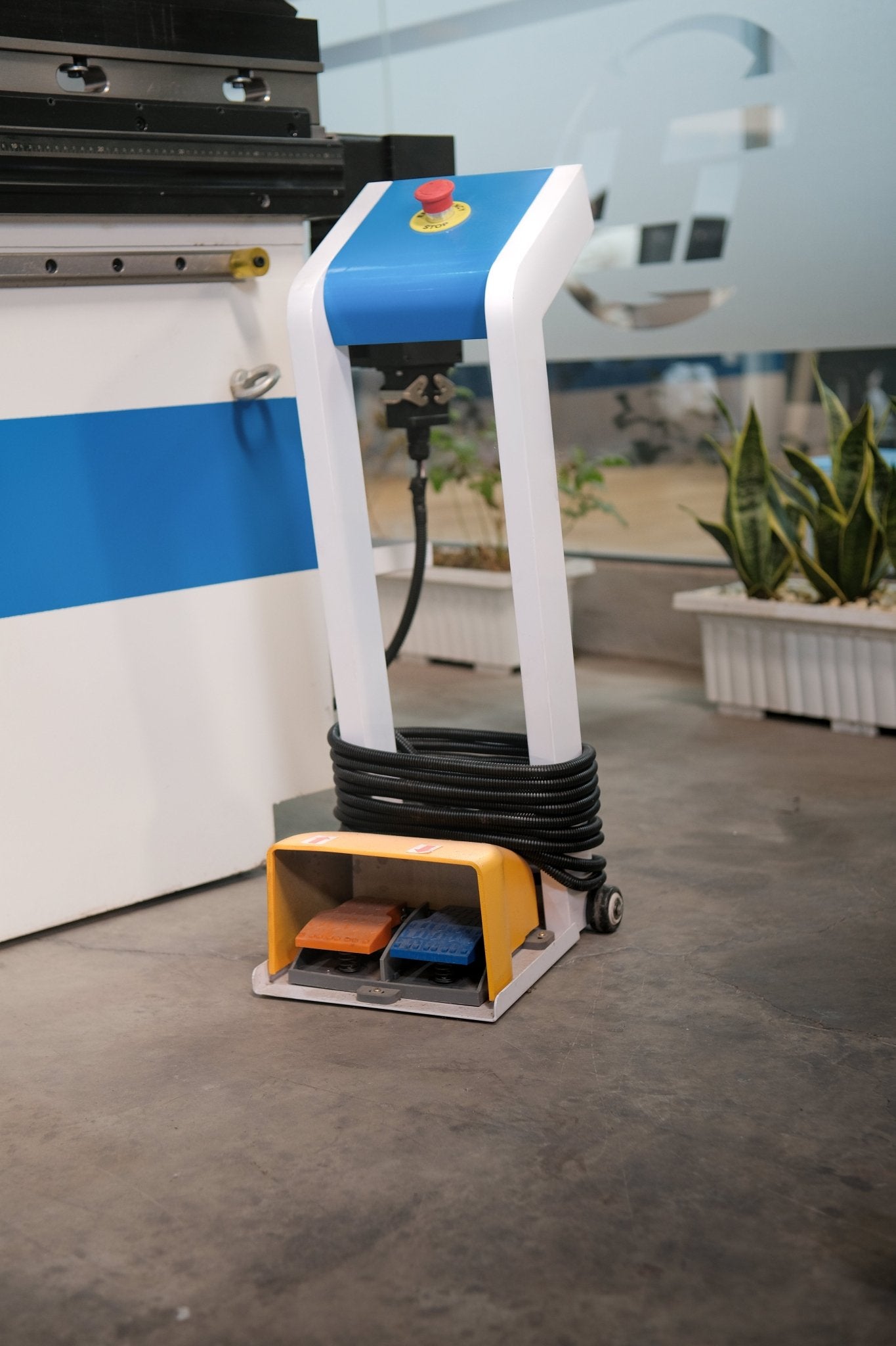 Máy chấn CNC thuỷ lực 400T4000 - Máy chấn CNC | Công ty TNHH Công Nghệ Letao