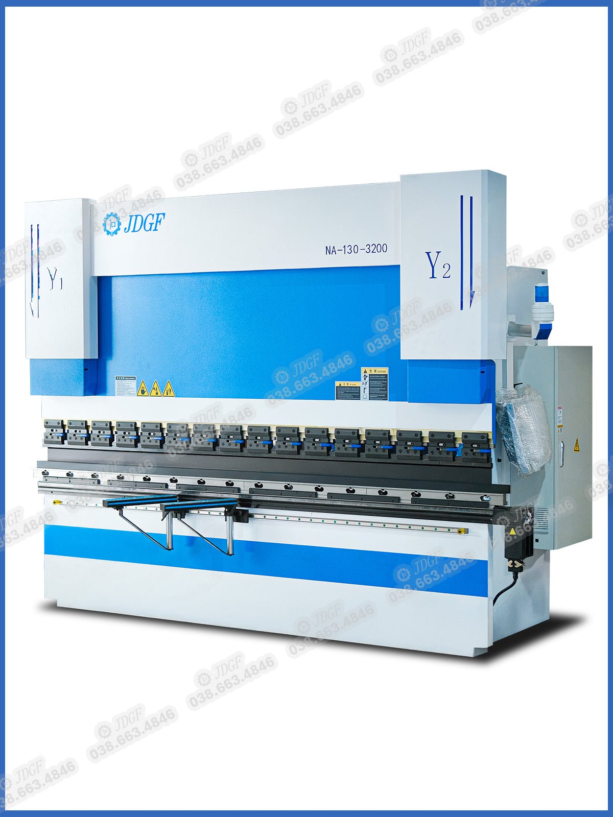 Máy chấn NA 130T3200 chấn tôn dày, độ chính xác cao - Máy chấn CNC | Công ty TNHH Công Nghệ Tháng Sáu Việt Nam